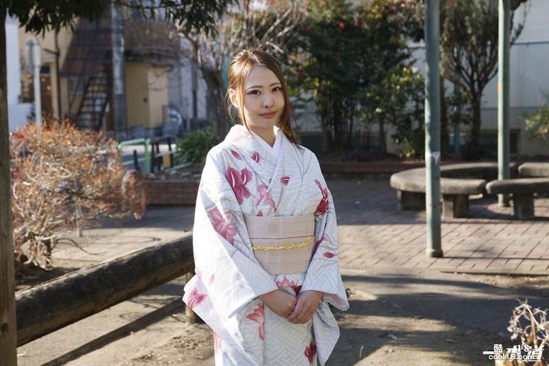 Красотка-кимоно оказалась нимфоманкой с кримпаем