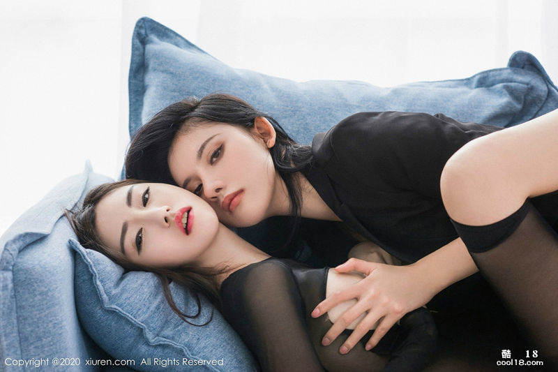 Две красивые модели Xiuren.com полуобнажены и застенчивы на своих соблазнительных фотографиях — Шэнь Мэнъяо и А'Чжу