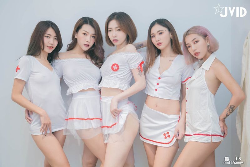 These five high-quality and hot national model nurses will do a physical examination for you, and they must have high blood pressure!