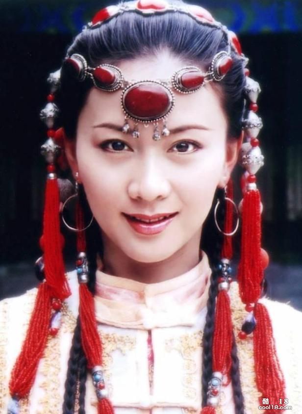 Пионер китайского боди-арта, первое поколение обнаженных моделей в индустрии исполнительских искусств — Тан Цзяли.
