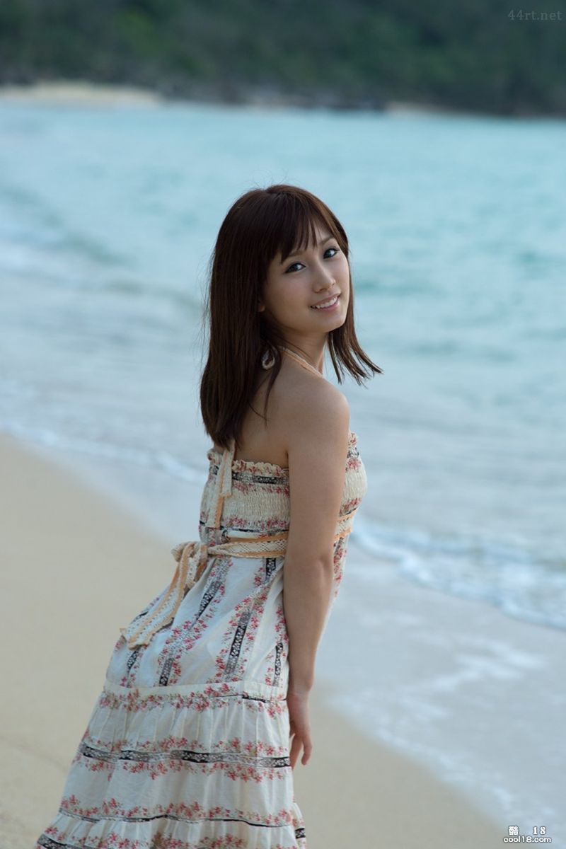 Sexy and sultry, the classic AV actress with beautiful breasts and thick hair is evocative- Minami Kojima