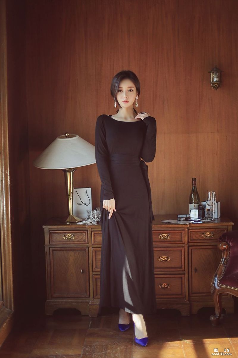 South Korea&#39;s top popular hot model sexy photo exhibition charming figure-Sun Yunzhu