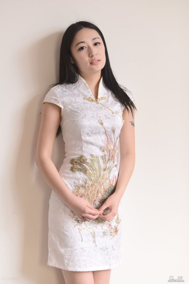 Красивая китайская модель Ситонг делает частные фотографии своего тела ----- 19**