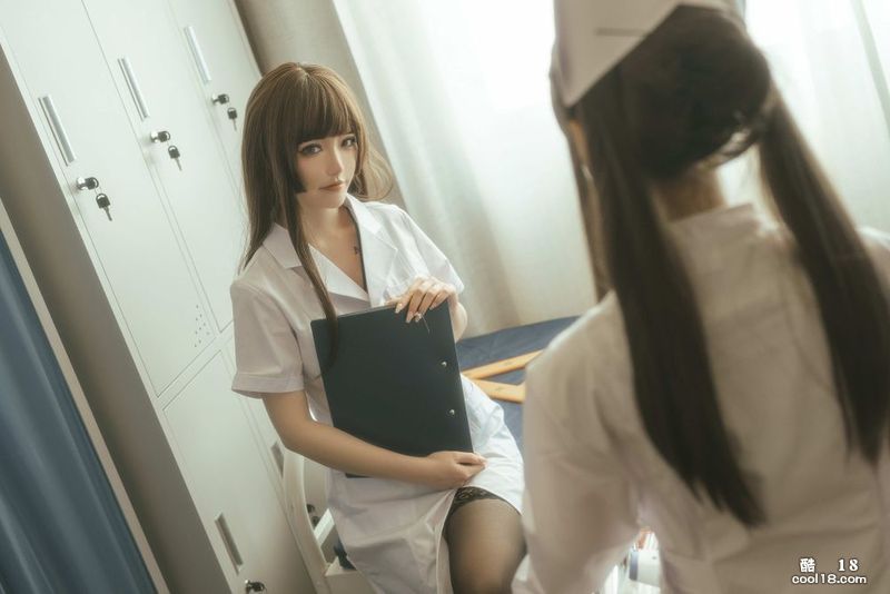 Two young pretty little nurses after get off work hilarious behavior - Dumb Momo