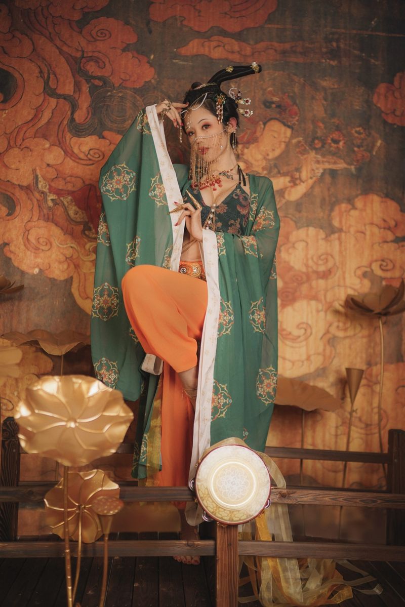 Twitterの女神大規模な美しいエロ作品「絵の中の妖精」 - チタン合金TiTi