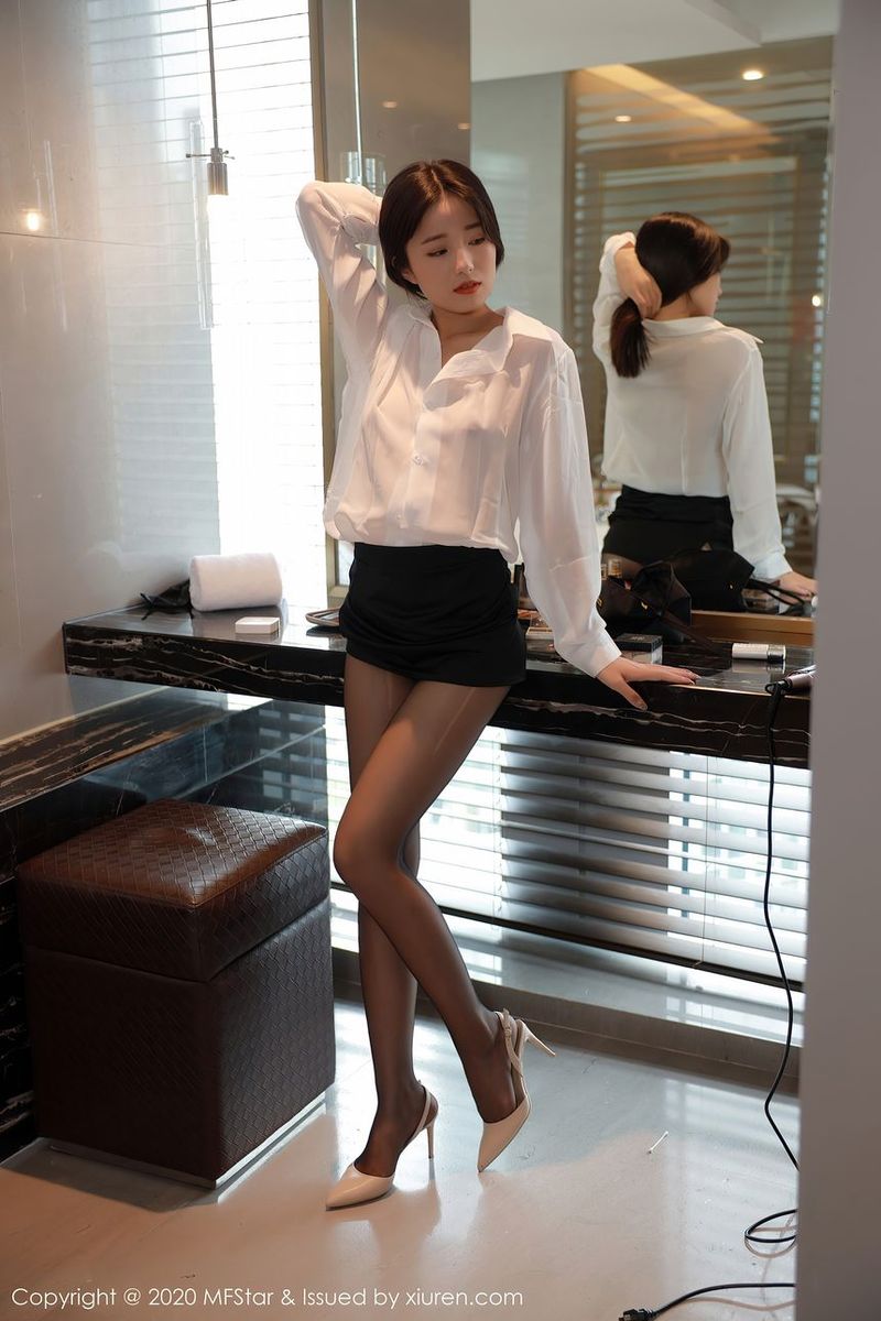 절판된 아름다운 충칭 젊은 모델의 대규모 누드 예술 사진 - 쿠라이 유카