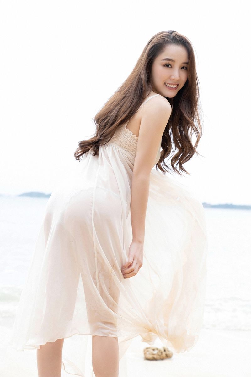Skin like suet, beautiful and charming Japan&#39;s best beauty lady spurting blood photo-Anna Ishida