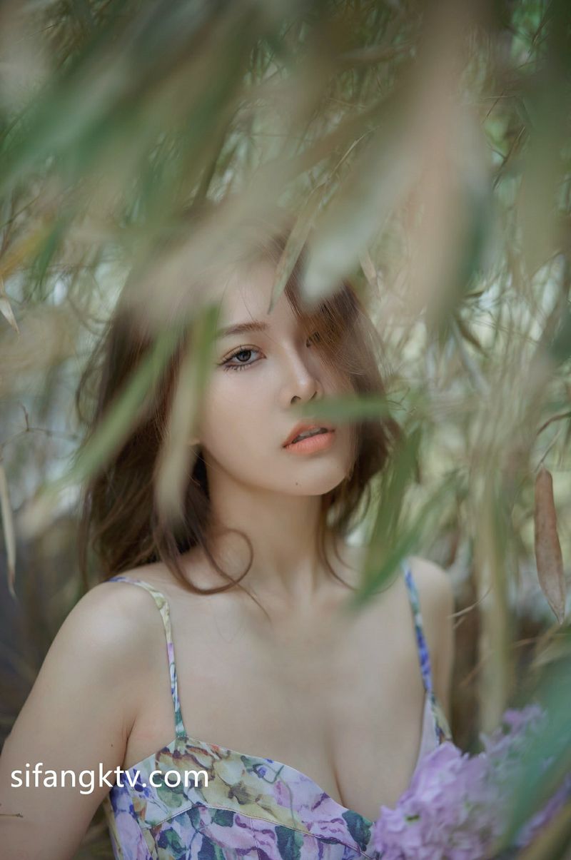 펜트하우스에 출연했던 초핫 중국 전자가슴 모델의 매력적이고 아름다운 몸매 - 샤시야오