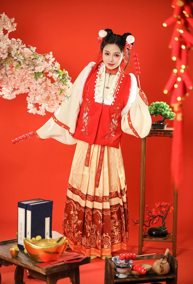 인터넷 연예인 복지 소녀는 새해를 축하하기 위해 대담하게 알몸을 벗고 다리를 벌립니다-Tao Nuanjiang