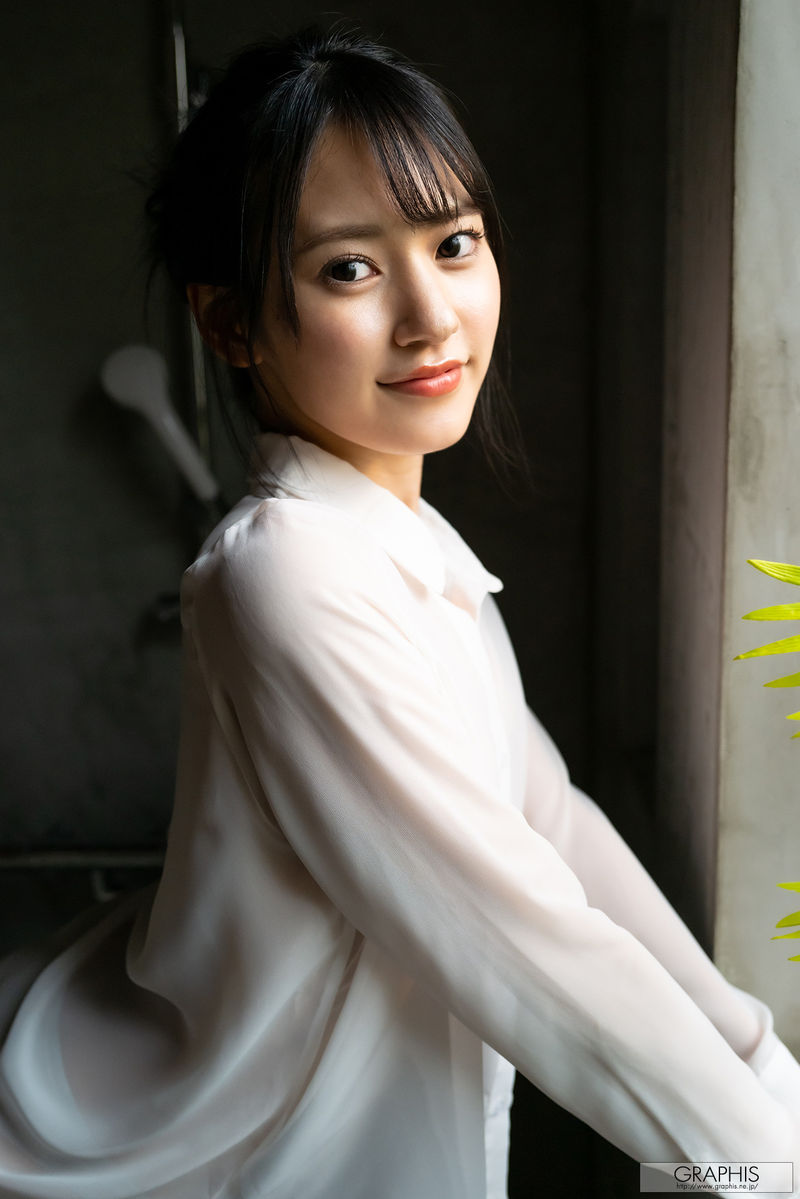 精选一批日本AV界清丽可人的极上美少女撩人写真图集 。