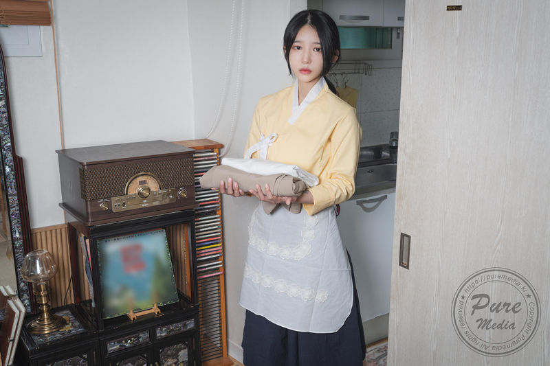The newly hired Korean domestic helper is really worth it to enjoy such service - Yeha 예하
