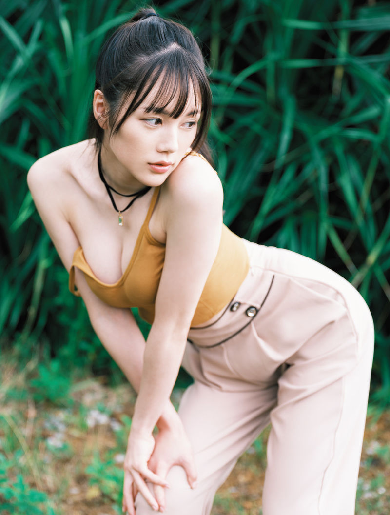 Oriental Charm AV Beautiful Girl Shows Her Body Photo Album - 凉森れむ