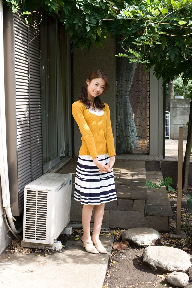다리가 길고 허리가 날씬한 일본 AV 옆집 아가씨, 변덕스럽고 아름다운 성숙한 여인, 매혹적인 사진 - 나츠메 아하루