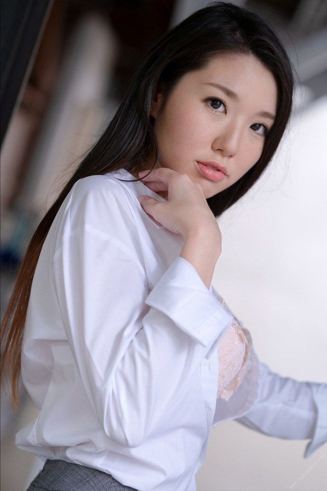 Восточная AV с большой грудью, очаровательная и красивая зрелая женщина, масштабное худое горячее фото - Сейна Юки