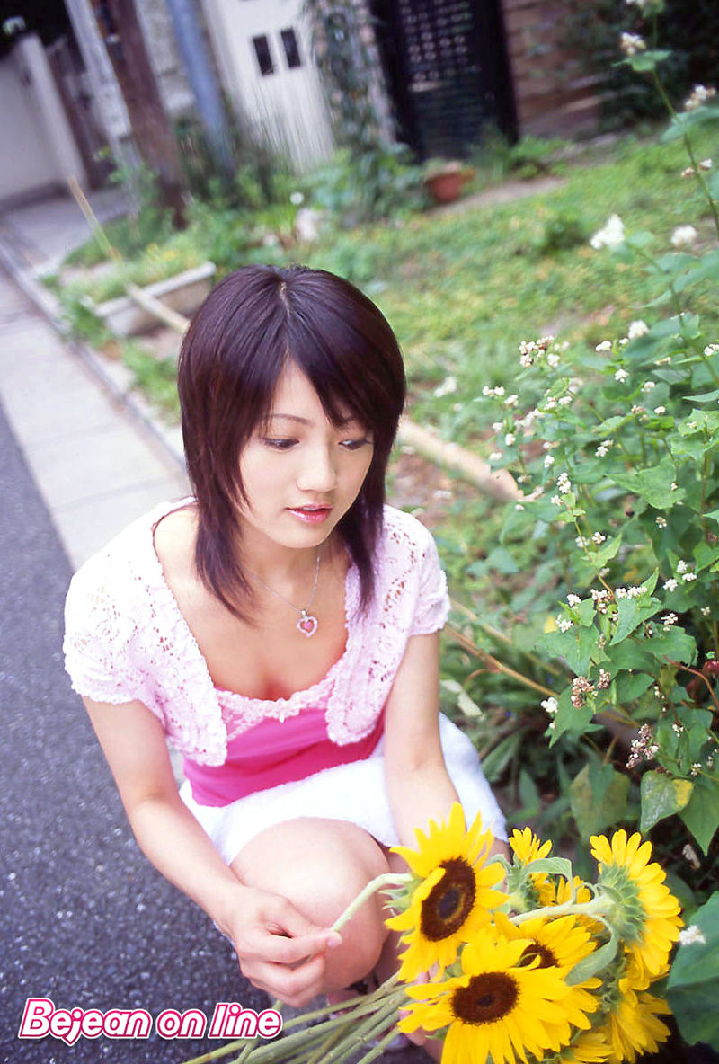 Japanese actress Adachi Mami MAMI ADACHI first writes beauty