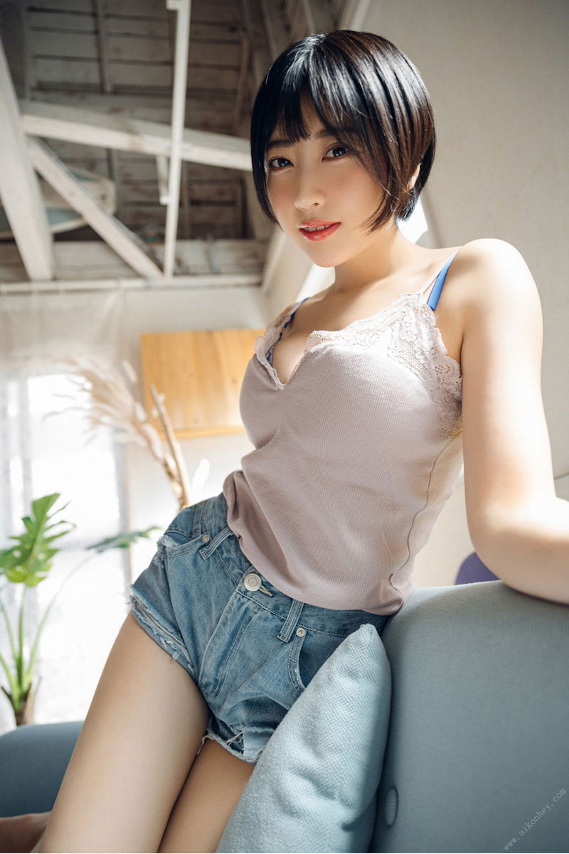 달콤한 일본 소녀 히비키 나츠메 - 히비키 쿠미의 몸매 유혹 사진