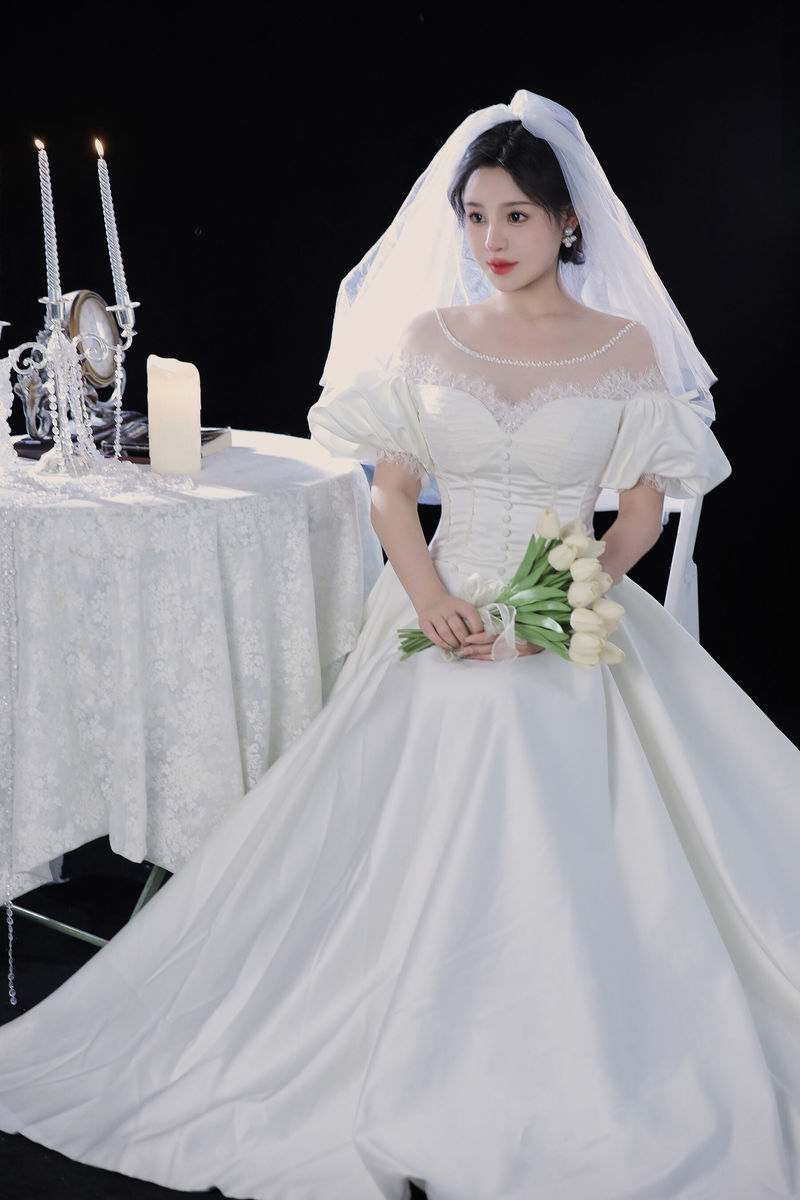 The fair and tender bride took off her wedding dress and couldn't wait to get excited - Tao Nuanjiang