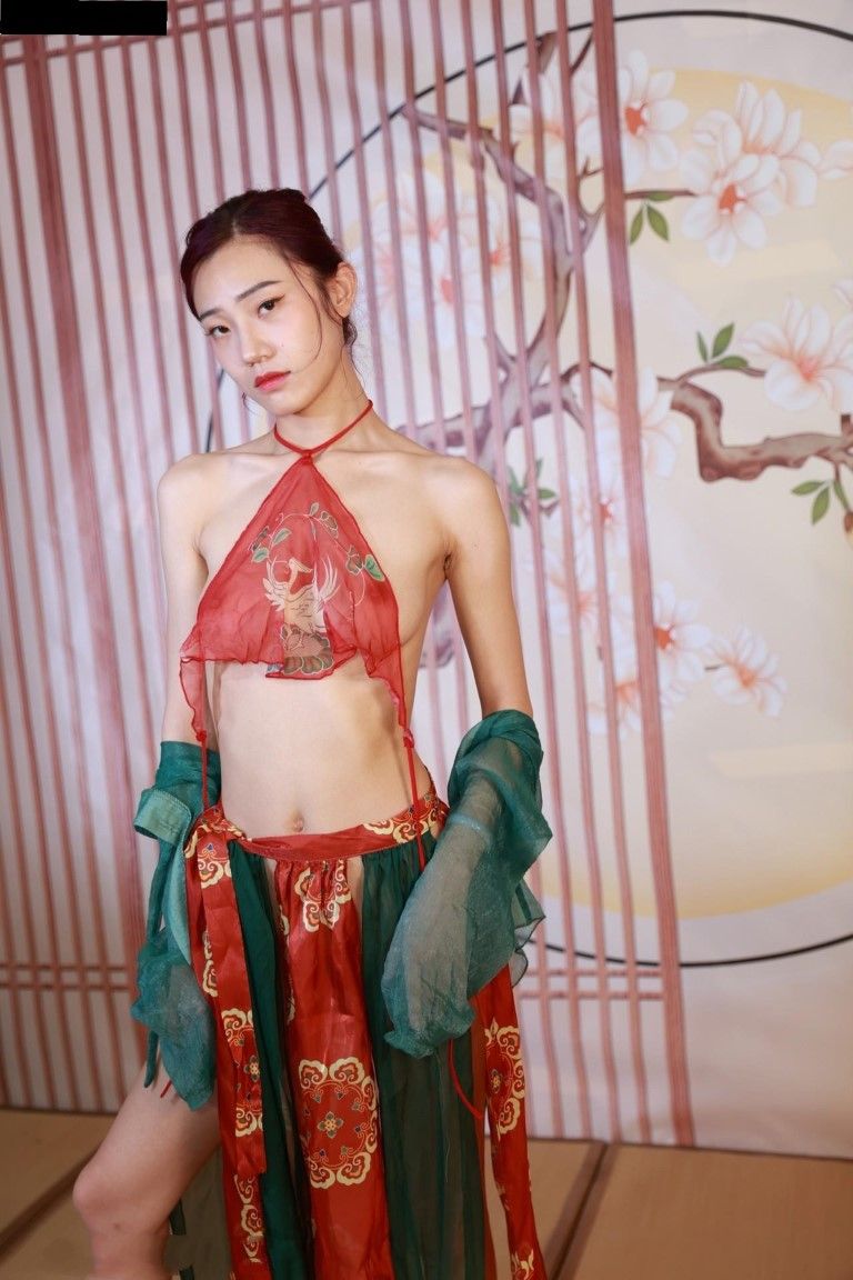 cool18.com 三位艺校毕业小姐姐私拍：小爽之【古装舞蹈】（露点版）（01）【139P】