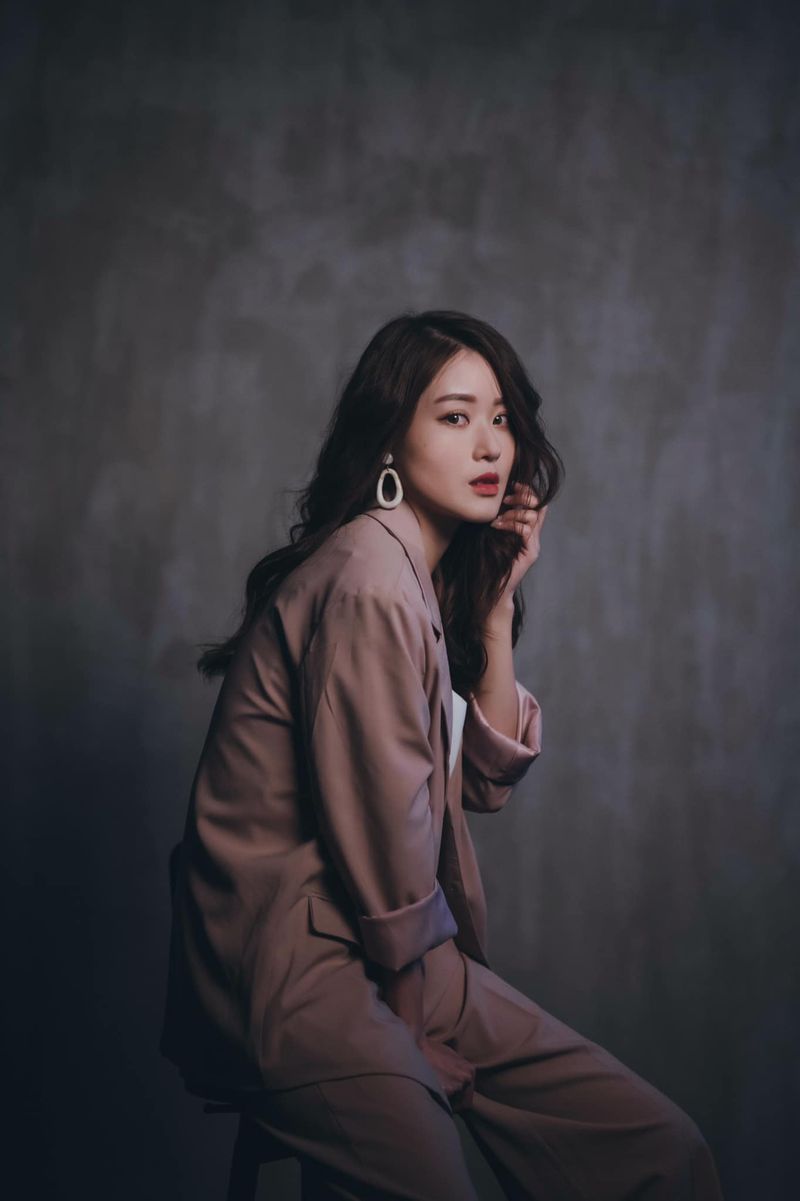Sexy and sultry photo album of the best Hong Kong car model girl - Heidi lau Liu Haiqi