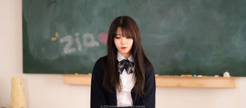 [Zia.Kwon A]学生の女の子はとても前向きですか？数字はまだ非常に激しいです...