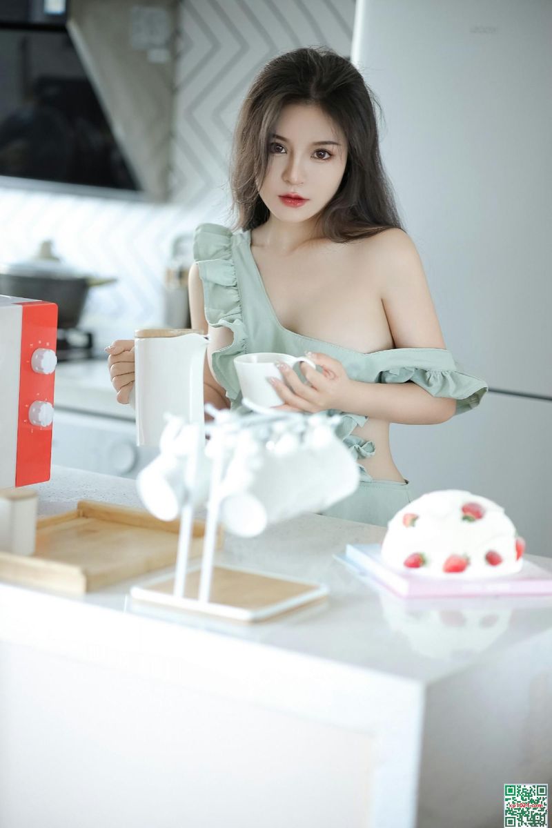 최고의 인터넷 연예인 꼬마 로리의 대규모 알몸 보지 작업 [주방 일기]-Tao Nuanjiang