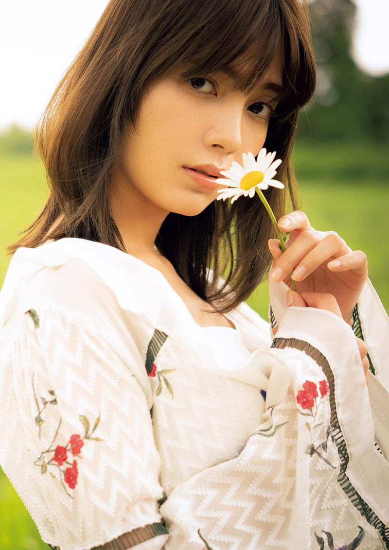 青春可人,颜值和身段迷人的日本美少女写真精選 。