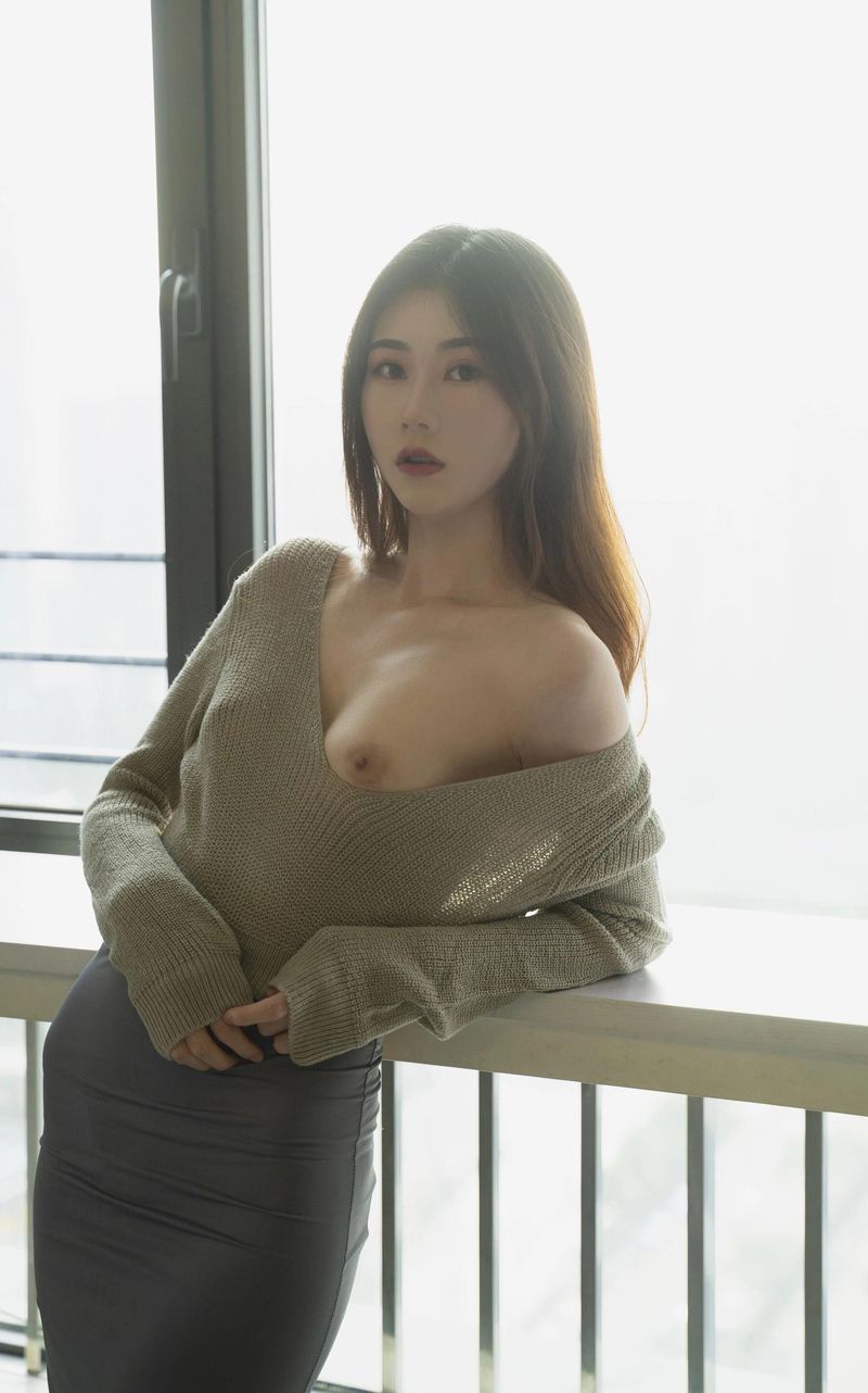 Xihan - 사진 작가 Lingfan 자매 스웨터