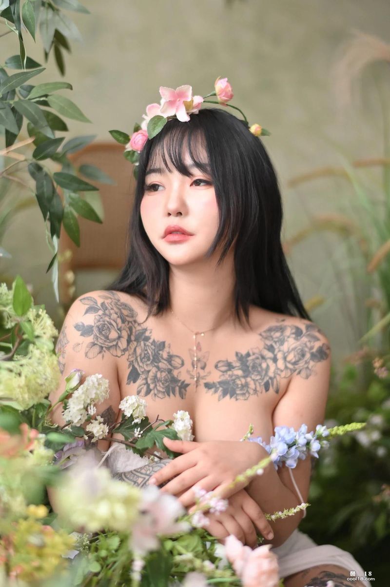[Чон БоЁн 전보연] Корейская красавица демонстрирует свою прекрасную фигуру...