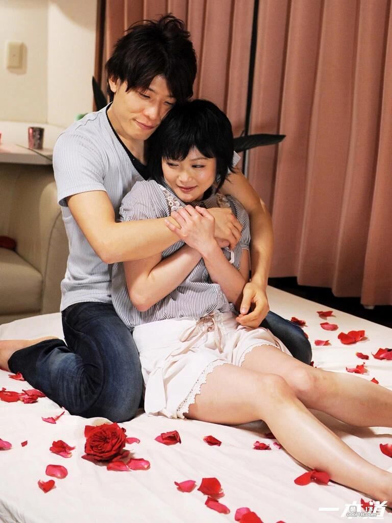 [Hidaka Yuna] Give me your first time