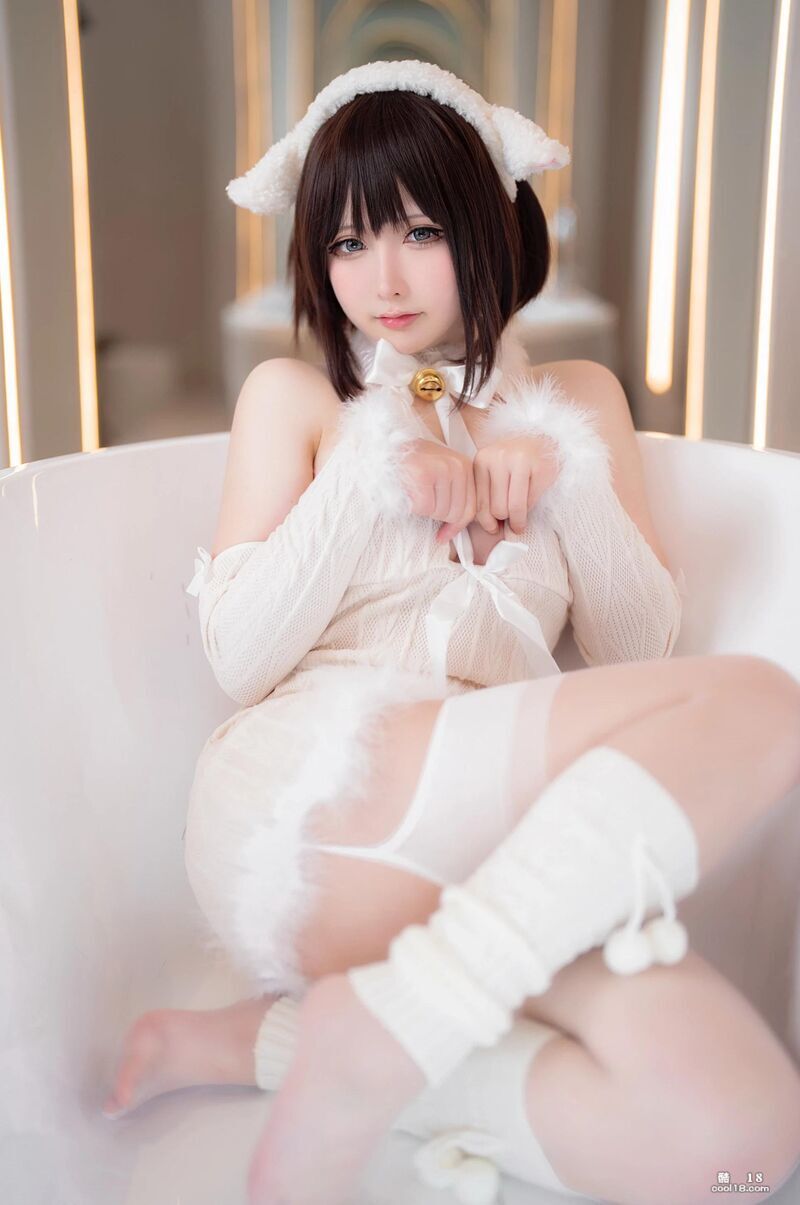Sakura pear has a sheep