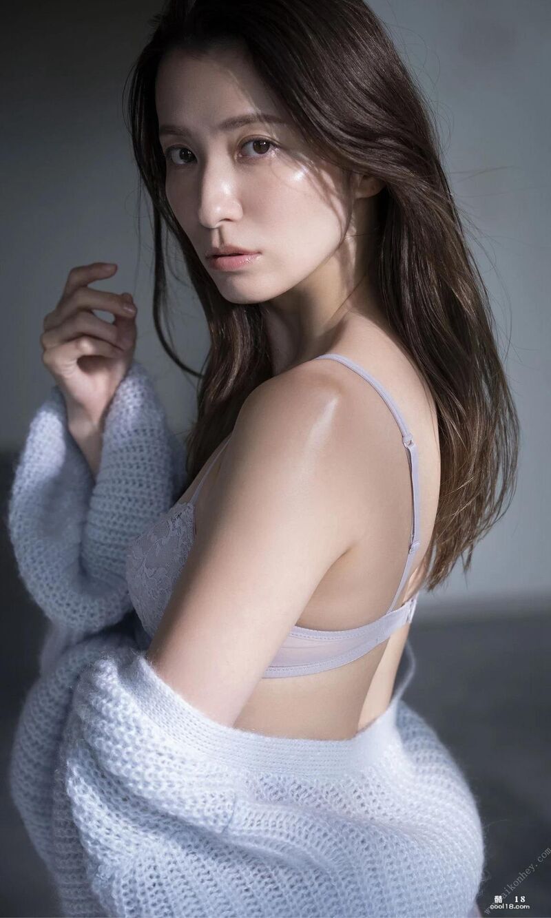 戸田優菜写真集『Amano Dreams』