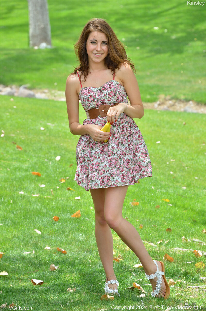 FTV Girls 主演 Kinsley 色情画廊